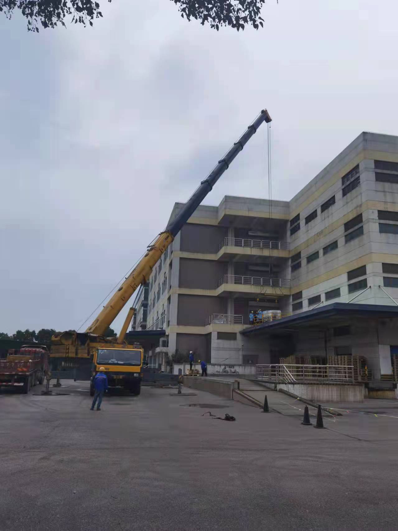 貼片機設備遠距離高空吊裝 貼片機設備遠距離高空吊裝