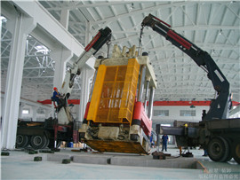 大型油壓機車間內吊裝落坑 大型油壓機車間內吊裝落坑